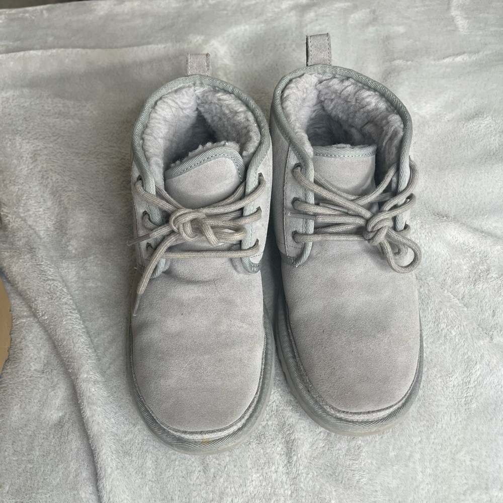UGG Neumel Light Gray Boots with Plush Lining size 7